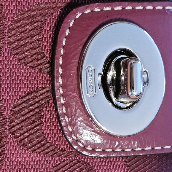 COACH Signature C canvas and leather wallet EUC - Picture 10 of 11